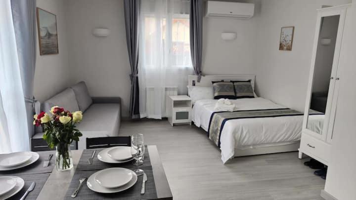 Chambre Privee Pour 4 Personnes En Banlieue Parisienne A Bondy Exterior photo