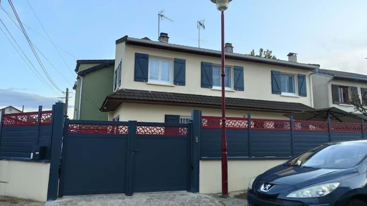 Chambre Privee Pour 4 Personnes En Banlieue Parisienne A Bondy Exterior photo